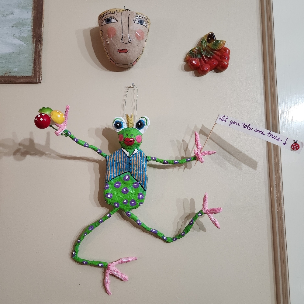 New handmade spun cotton frog figure. - Picture 2 of 3